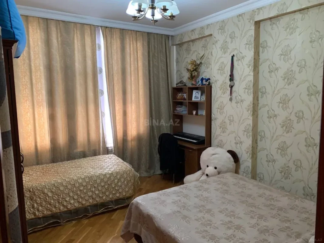Satılır 3 otaqlı mənzil 118 m²
