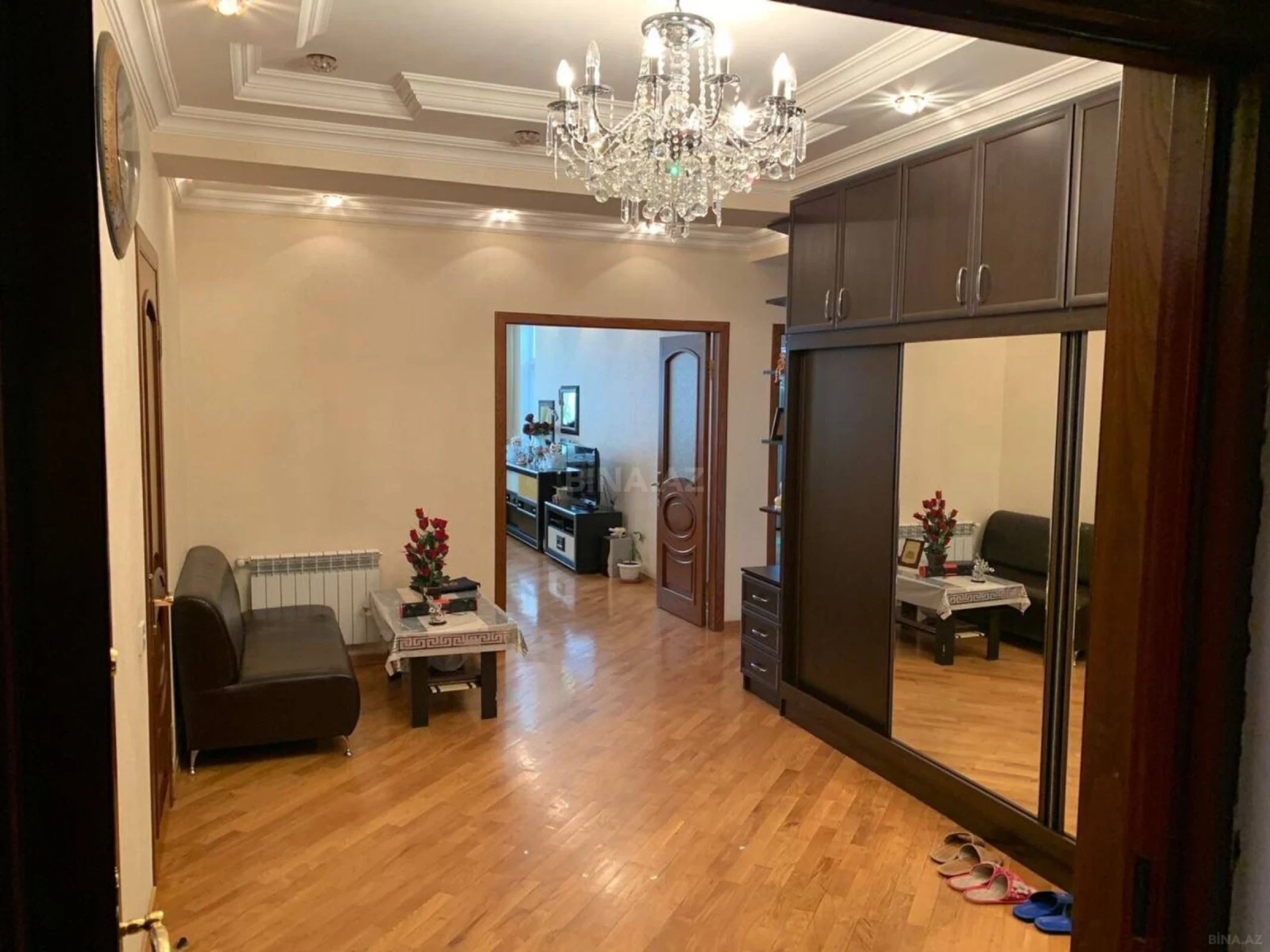 Satılır 3 otaqlı mənzil 118 m²