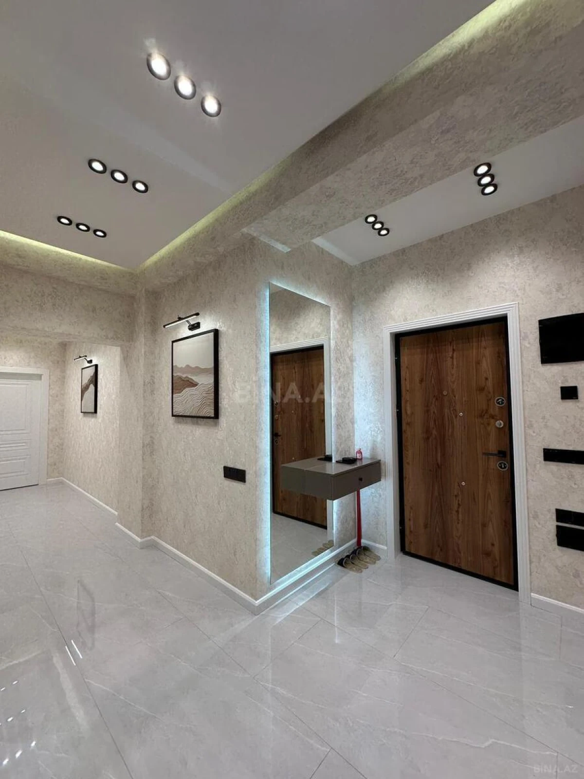 Satılır 3 otaqlı mənzil 91 m²