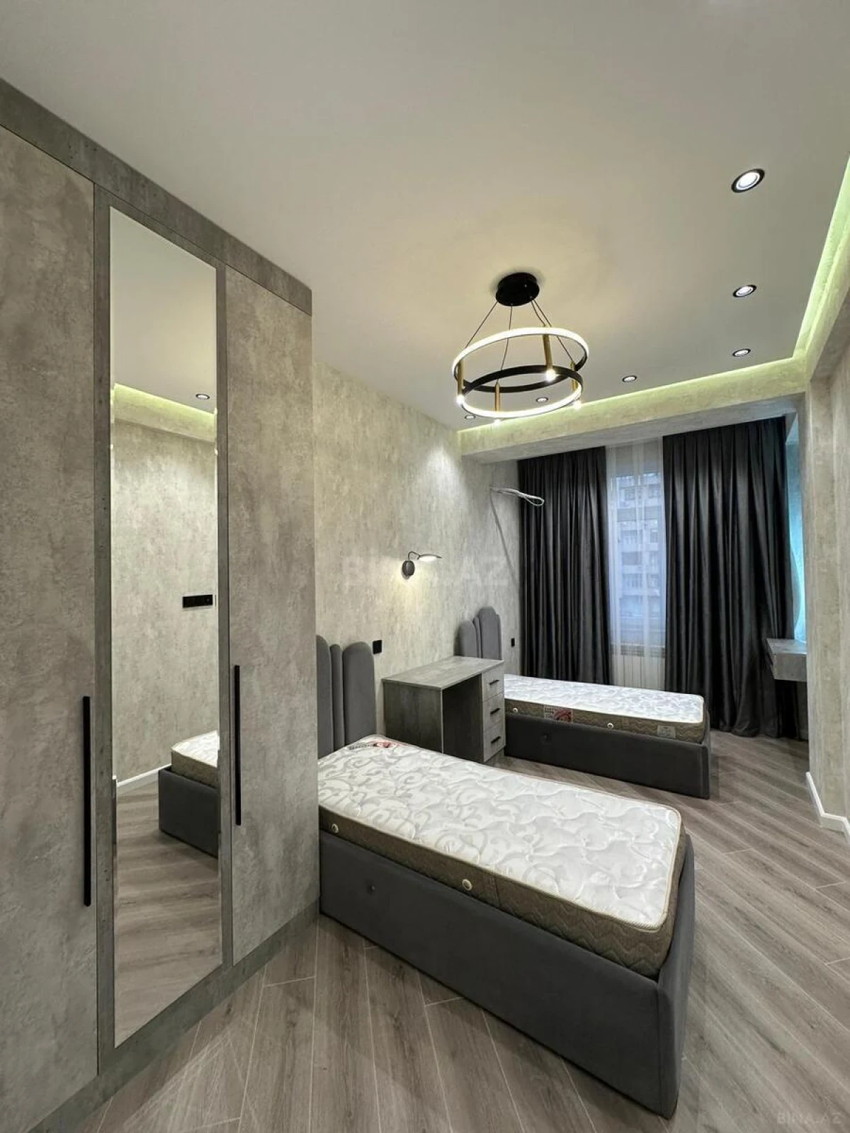 Satılır 3 otaqlı mənzil 91 m²