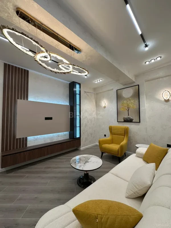 Satılır 3 otaqlı mənzil 91 m²