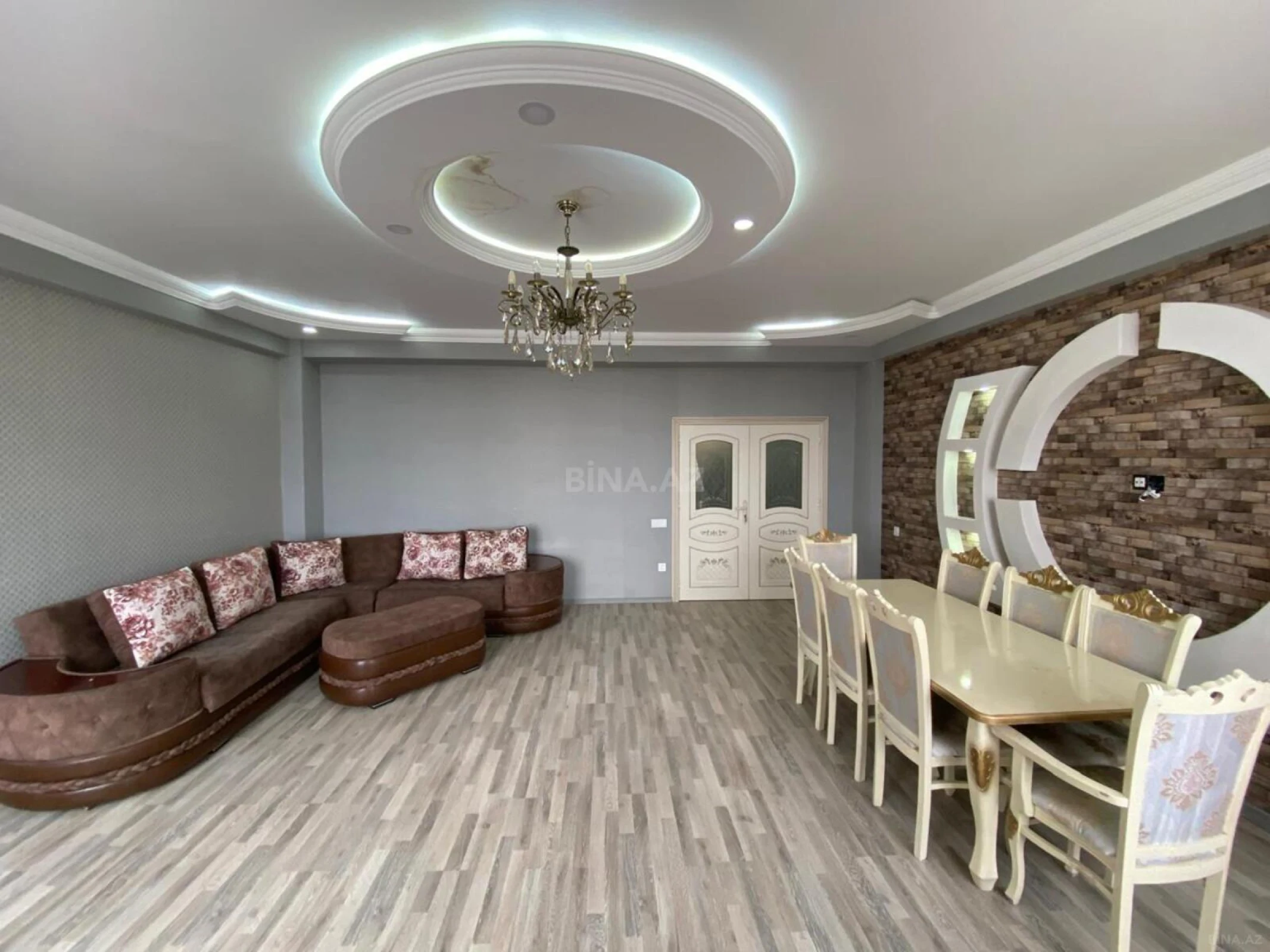 Kirayə verilir 3 otaqlı mənzil 150 m²