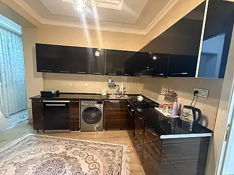 Kirayə verilir 2 otaqlı mənzil 70 m²