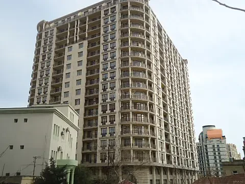 Satılır 4 otaqlı mənzil 250 m² — Bakı 4 otaq 250.00 m²