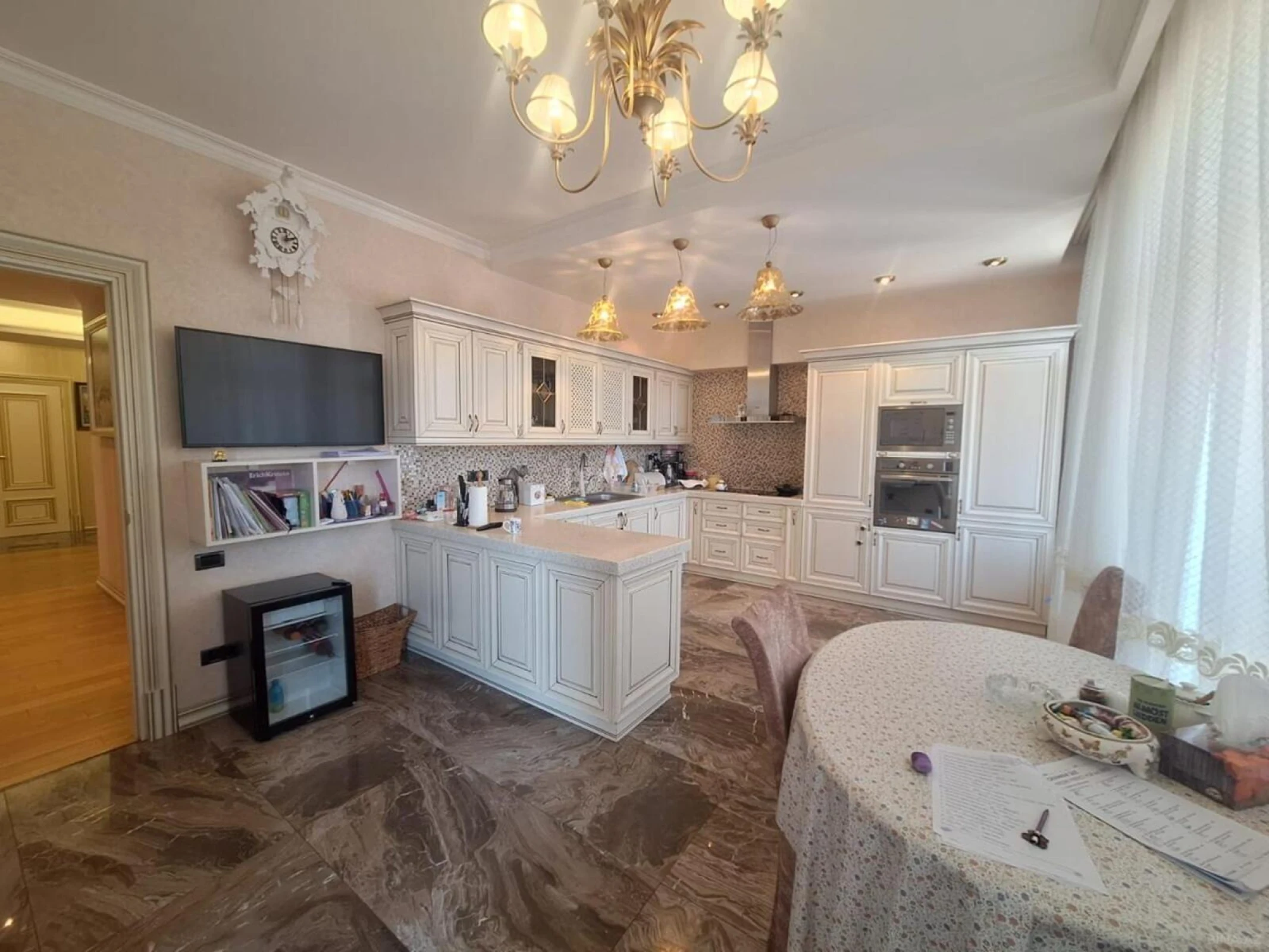 Satılır 4 otaqlı mənzil 250 m²