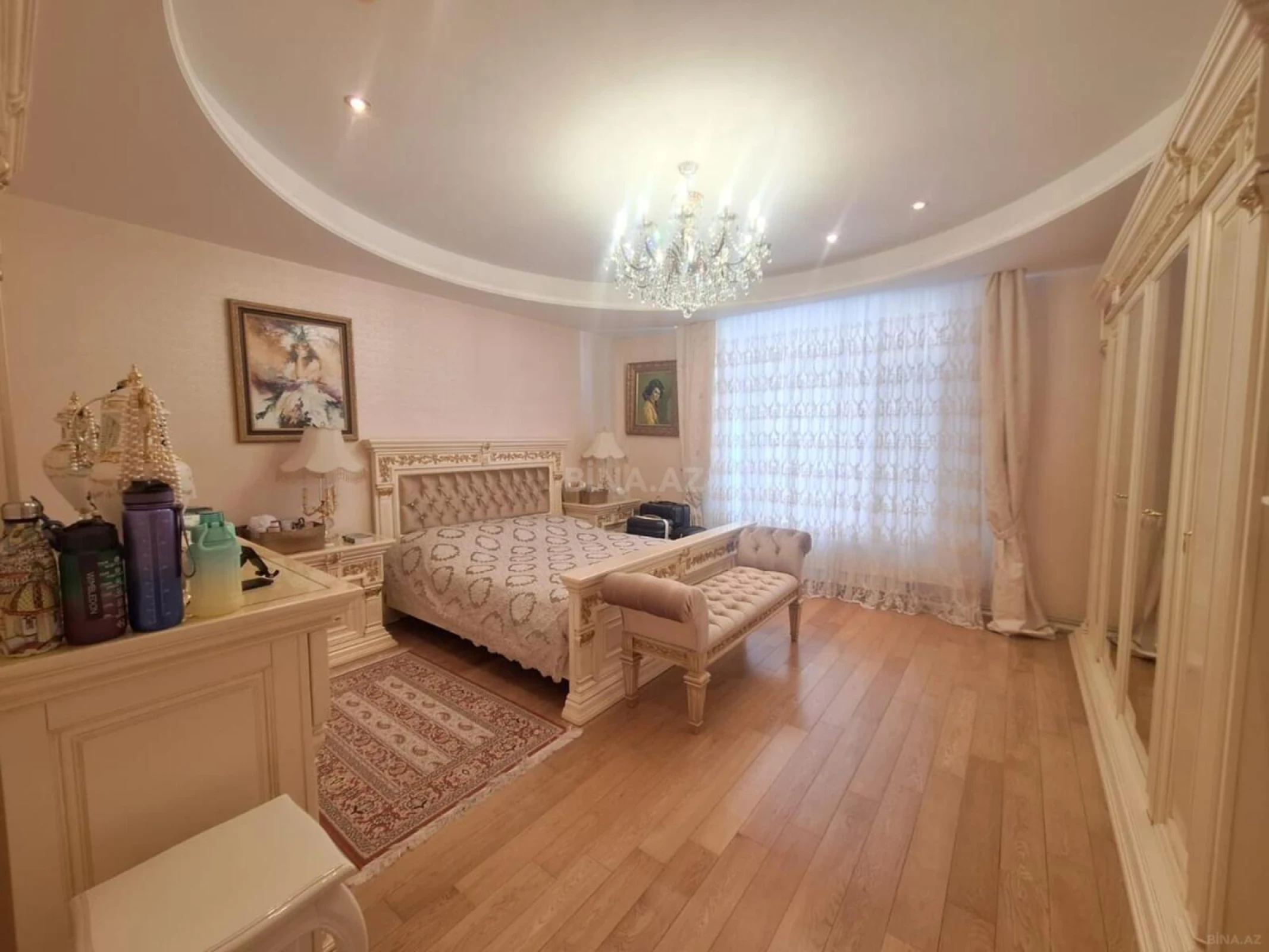 Satılır 4 otaqlı mənzil 250 m²