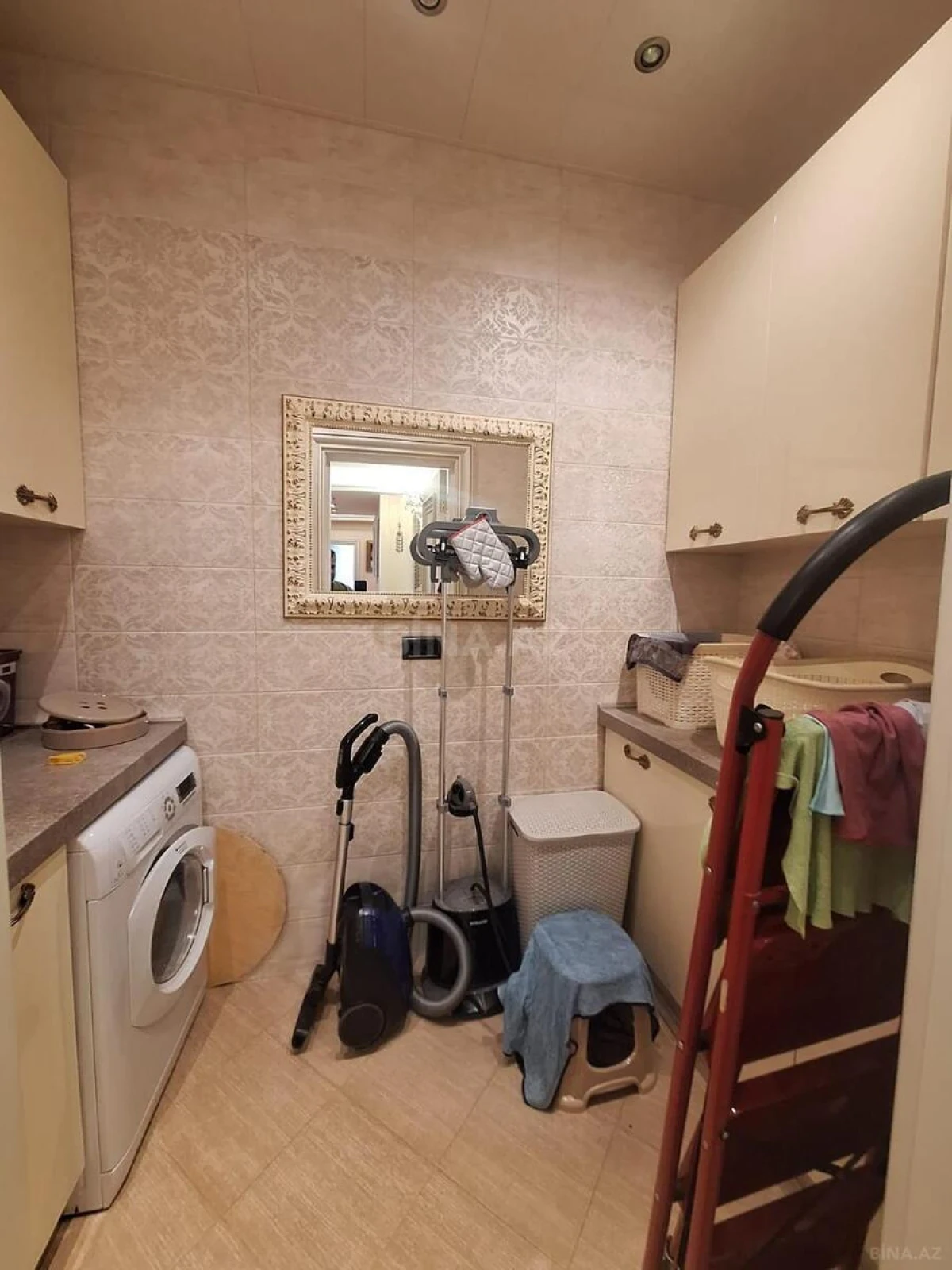 Satılır 4 otaqlı mənzil 250 m²