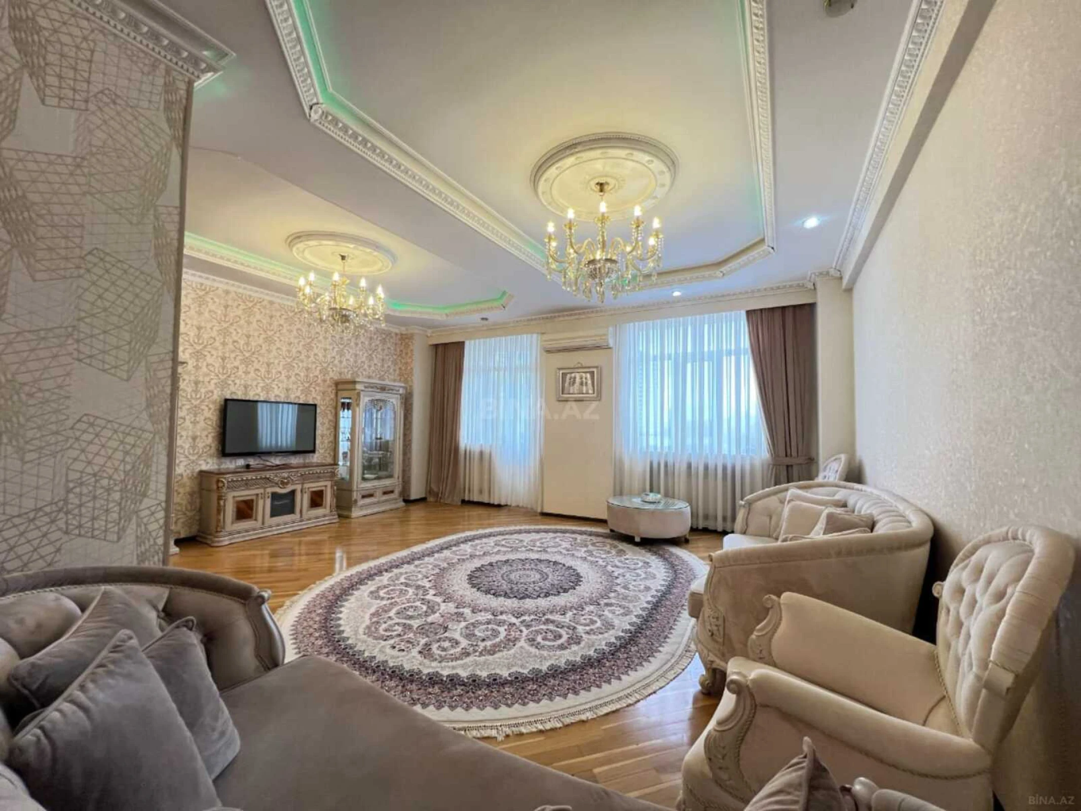 Satılır 3 otaqlı mənzil 175 m²