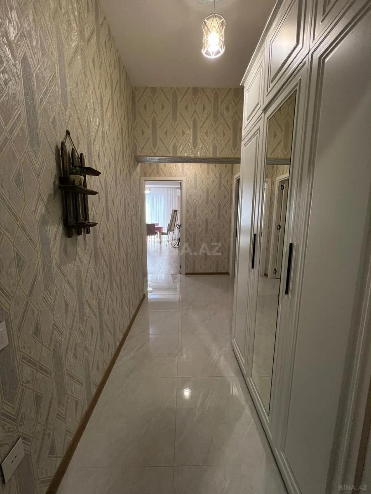 Kirayə verilir 2 otaqlı mənzil 75 m²