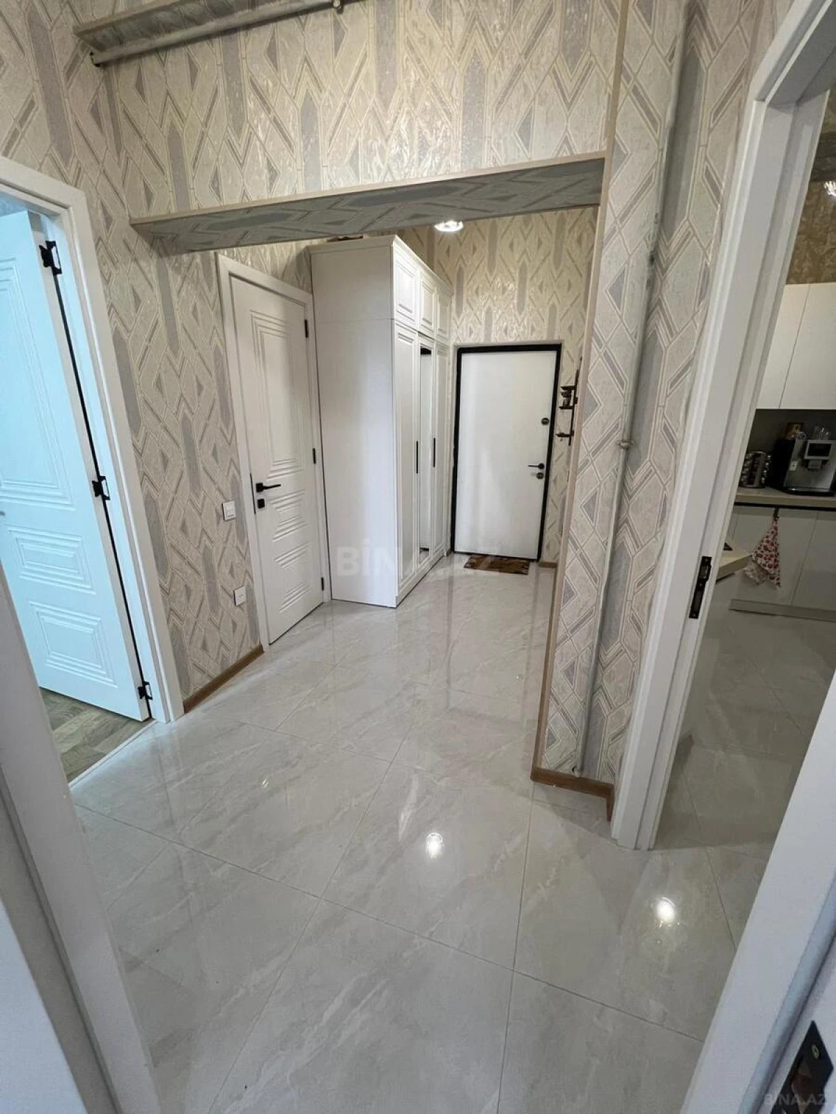 Kirayə verilir 2 otaqlı mənzil 75 m²