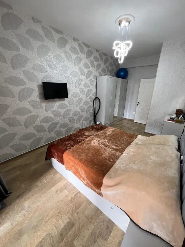 Kirayə verilir 2 otaqlı mənzil 75 m²