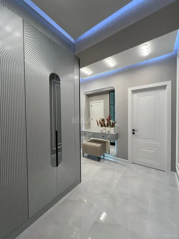 Satılır 3 otaqlı mənzil 105 m²