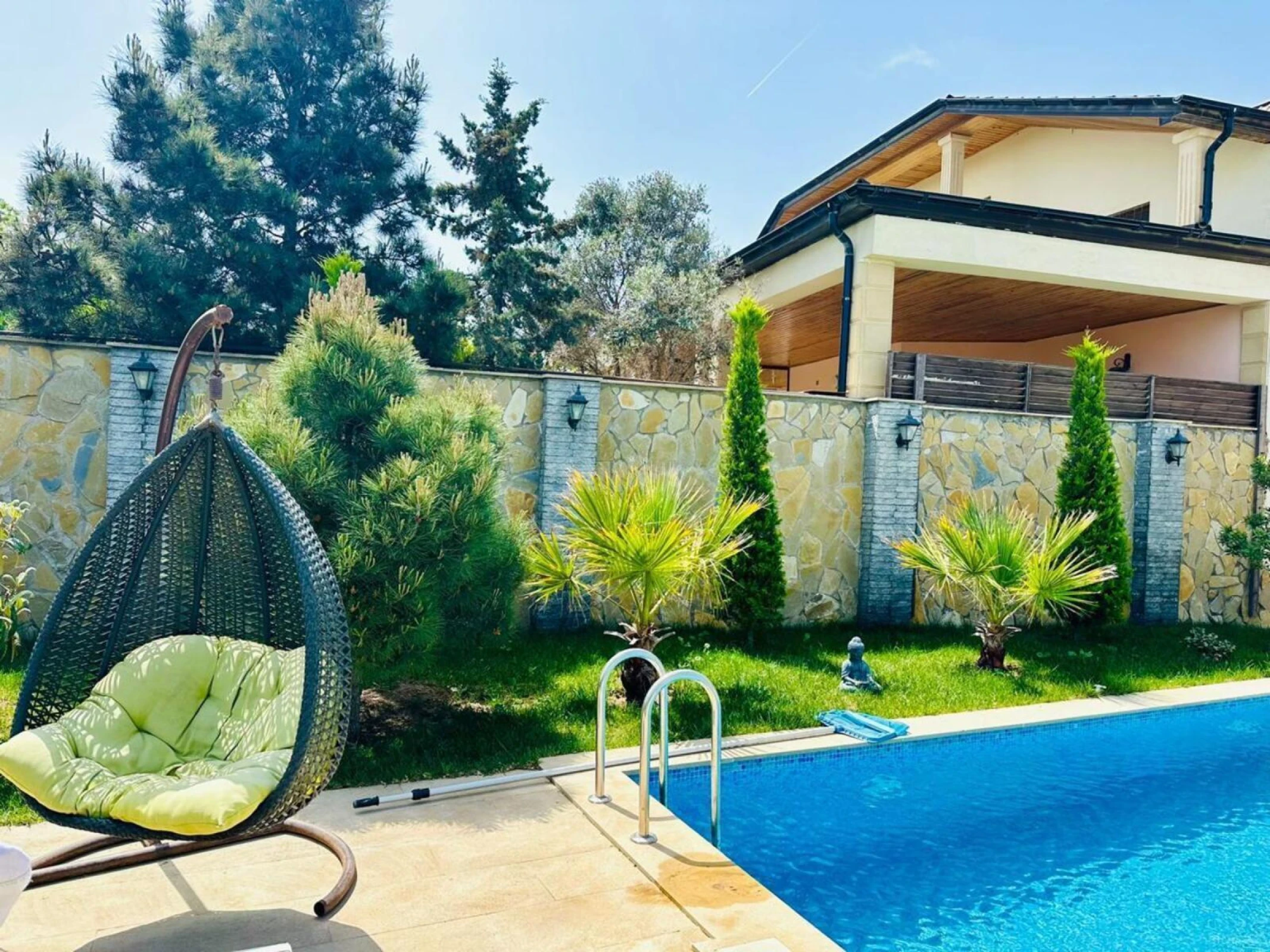Kirayə verilir 4 otaqlı həyət evi 135 m²