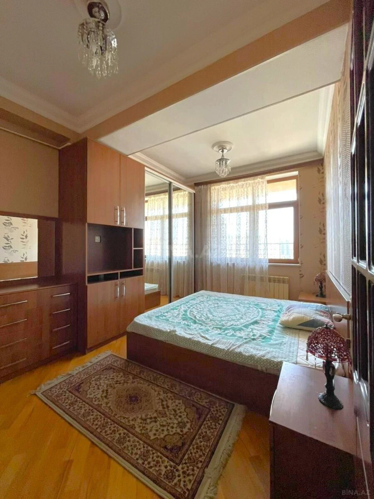 Satılır 3 otaqlı mənzil 125 m²