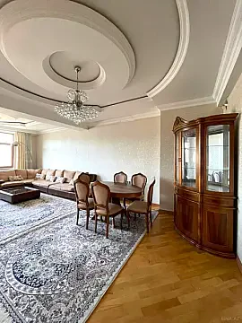 Satılır 3 otaqlı mənzil 125 m²