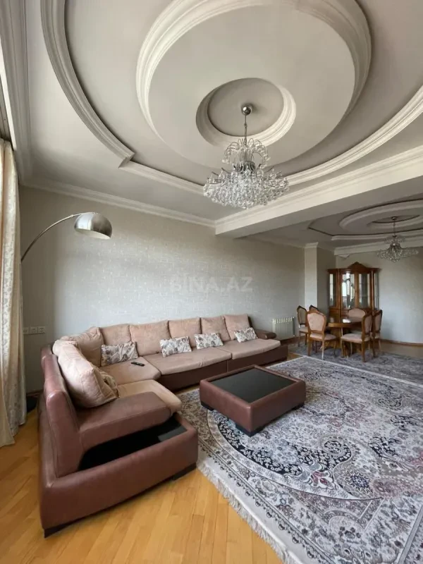 Satılır 3 otaqlı mənzil 125 m²