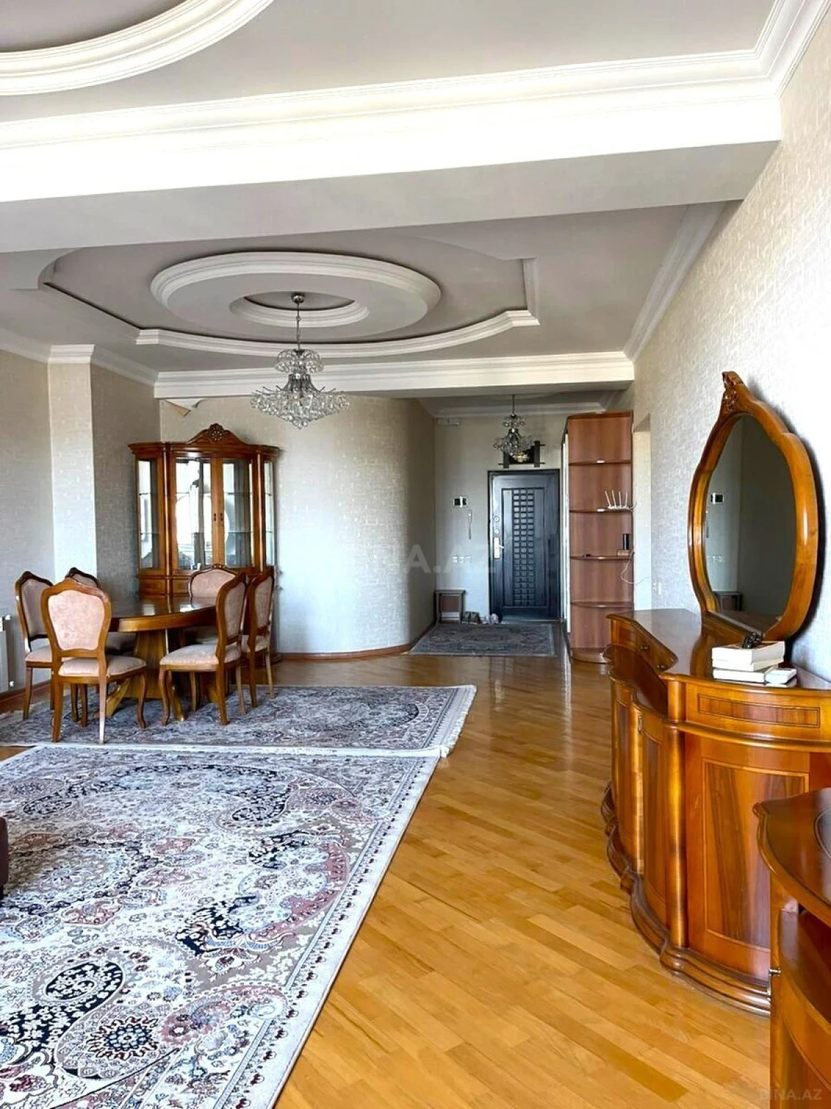 Satılır 3 otaqlı mənzil 125 m²