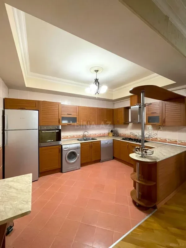 Satılır 3 otaqlı mənzil 125 m²