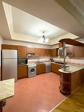 Satılır 3 otaqlı mənzil 125 m²
