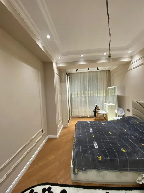 Satılır 2 otaqlı mənzil 87 m²