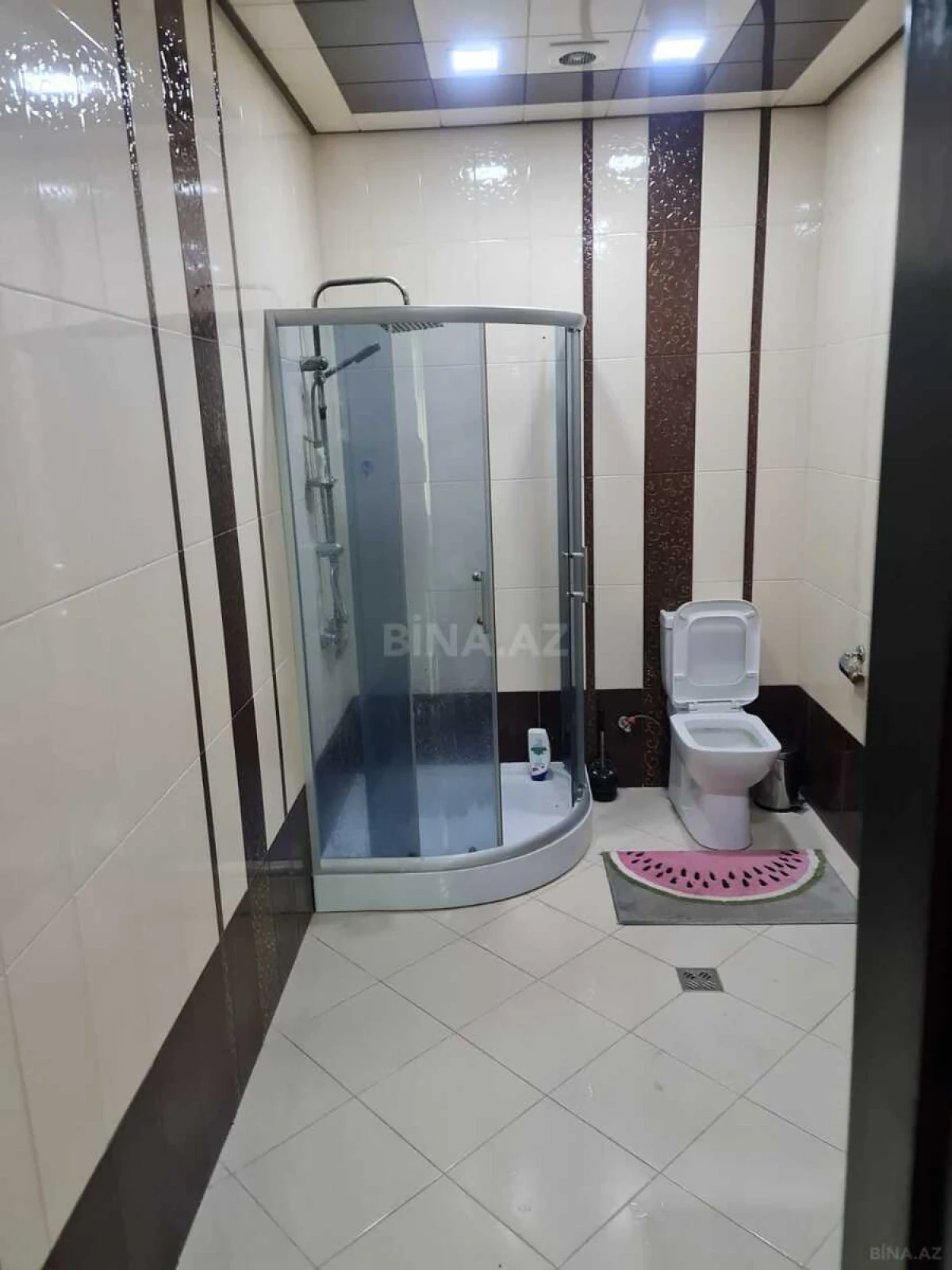 Kirayə verilir 5 otaqlı mənzil 232 m²