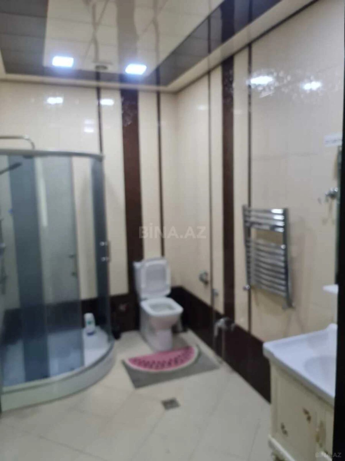 Kirayə verilir 5 otaqlı mənzil 232 m²