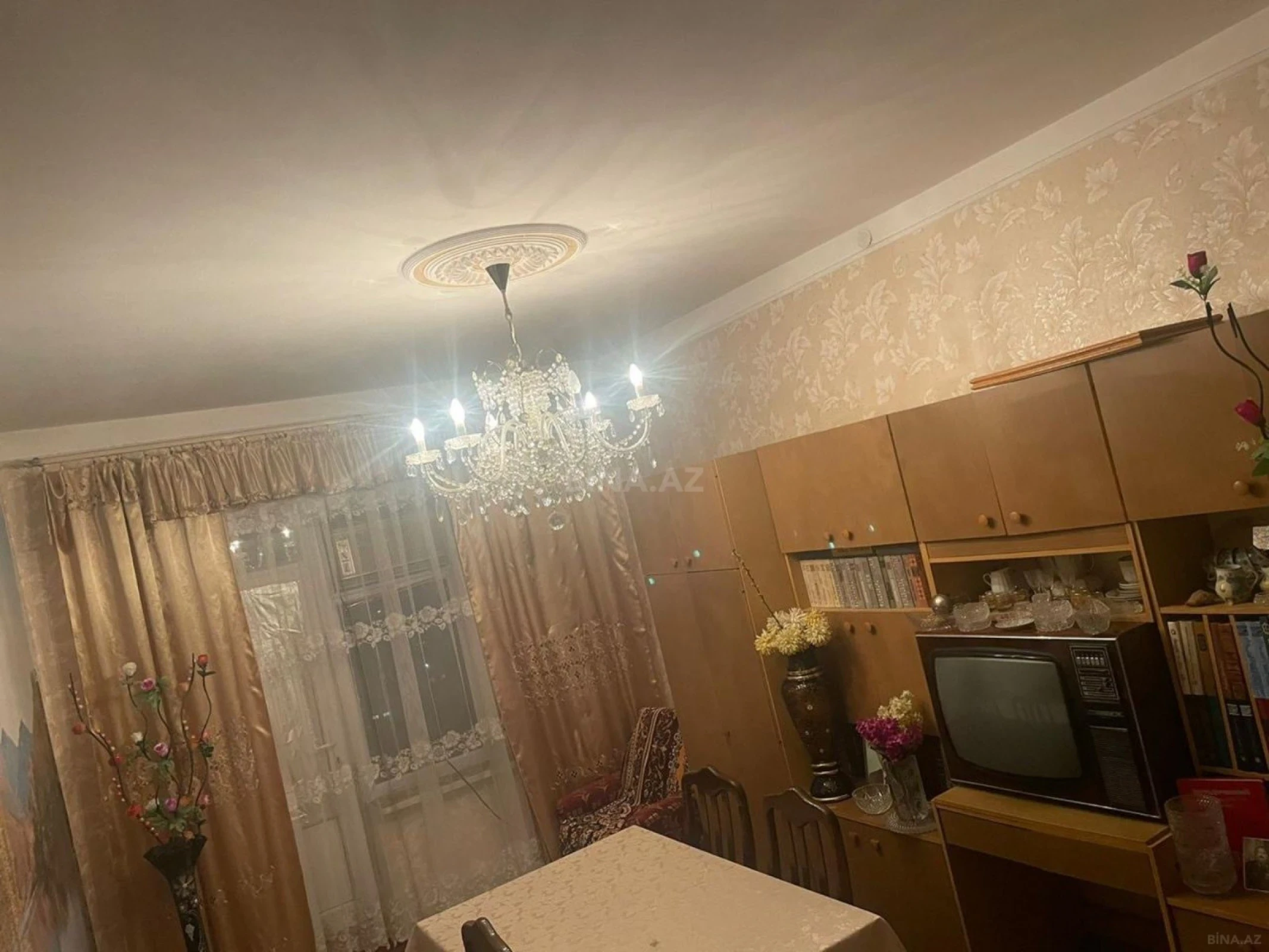 Satılır 4 otaqlı mənzil 115 m²