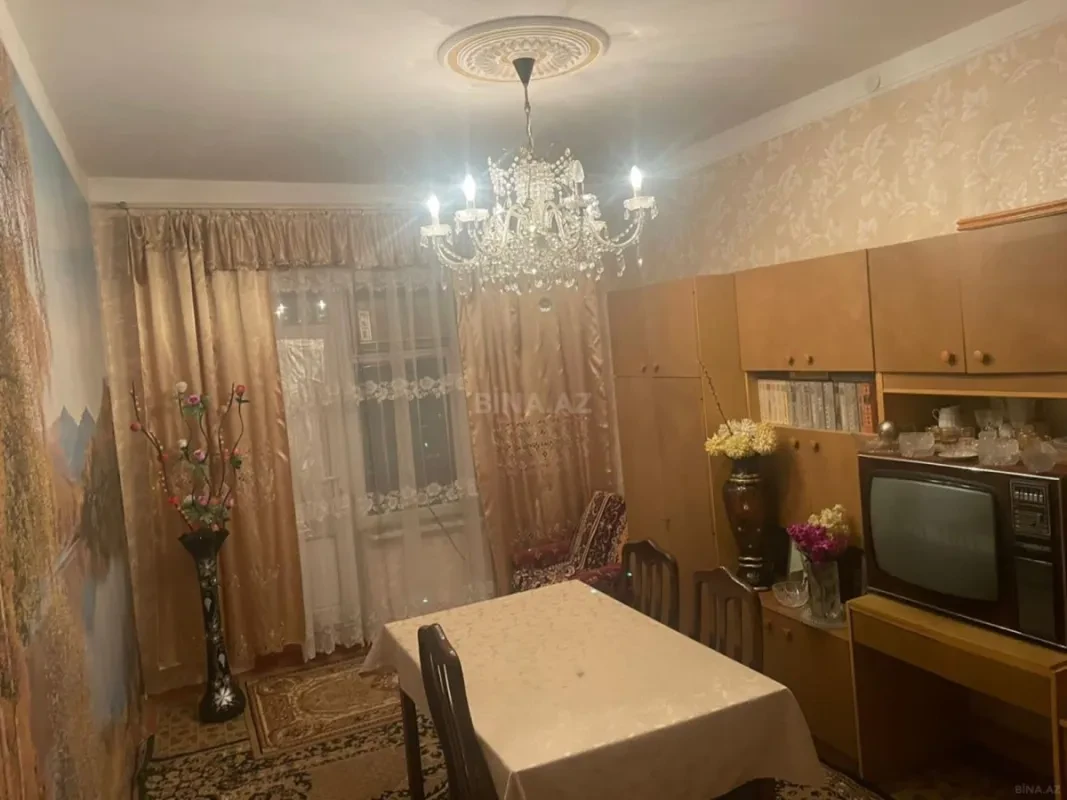 Satılır 4 otaqlı mənzil 115 m²