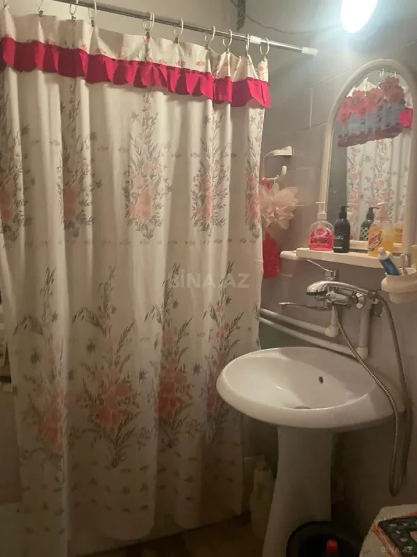 Satılır 4 otaqlı mənzil 115 m²