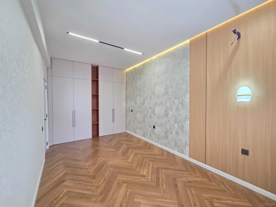 Satılır 2 otaqlı mənzil 81 m²