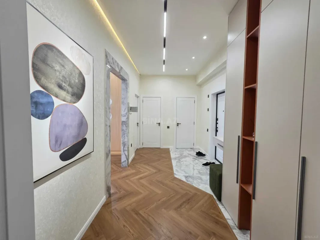 Satılır 2 otaqlı mənzil 81 m²