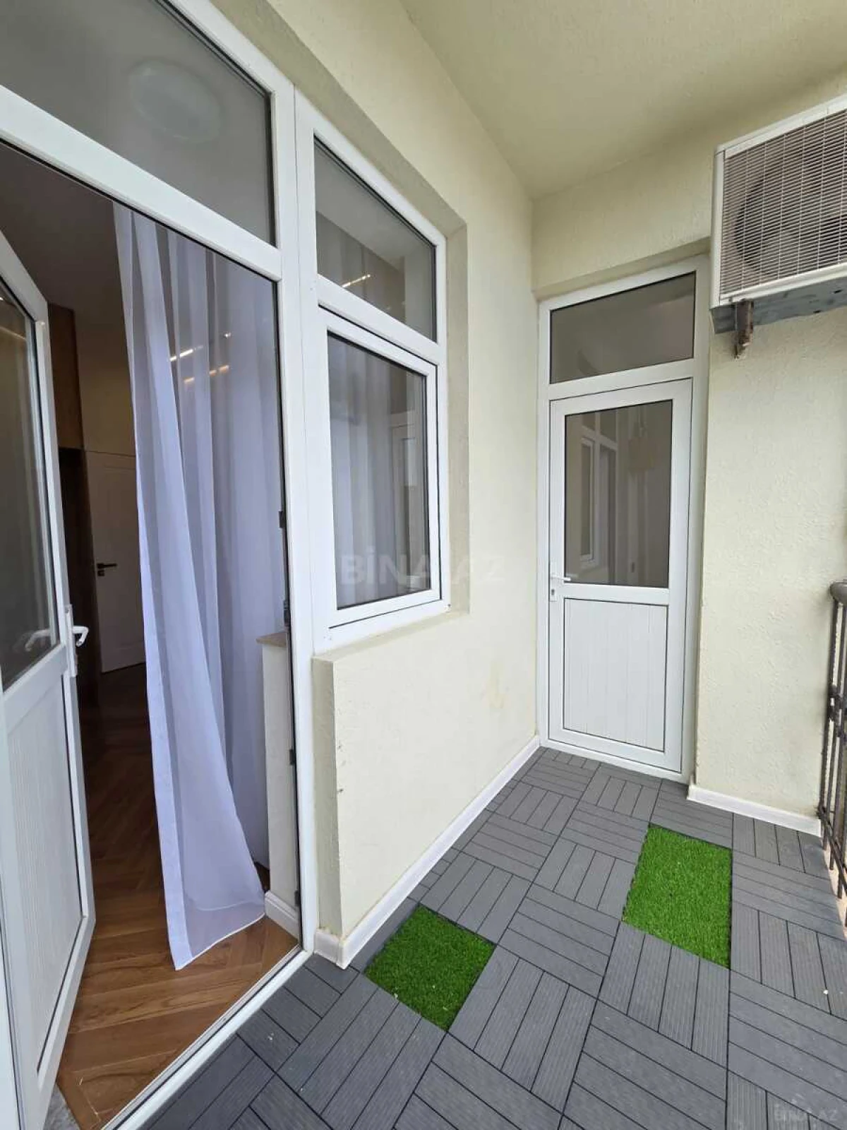 Satılır 2 otaqlı mənzil 81 m²