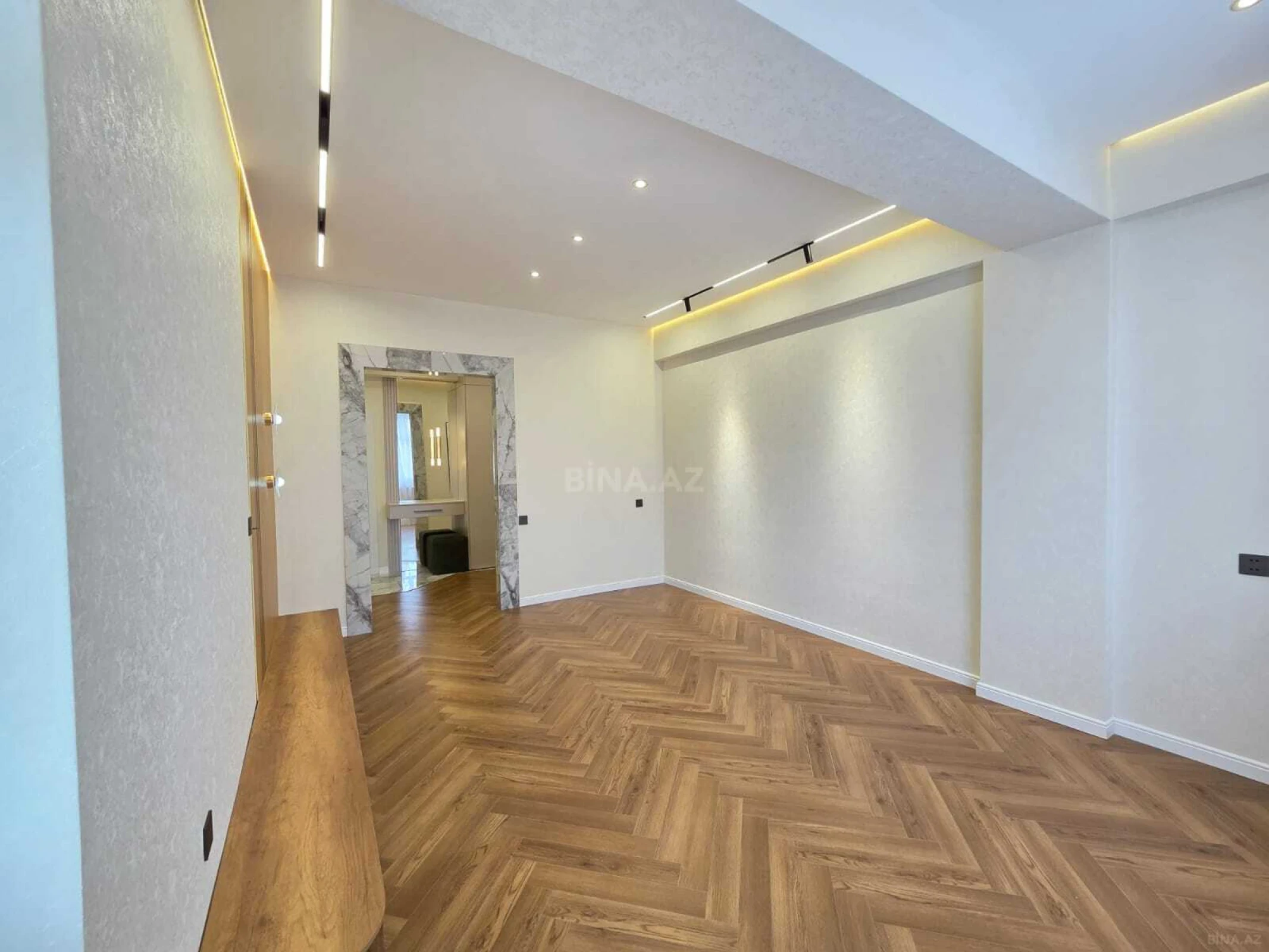Satılır 2 otaqlı mənzil 81 m²