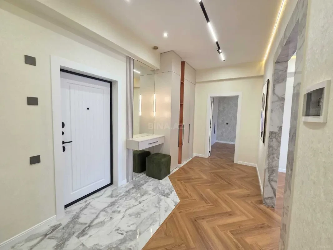 Satılır 2 otaqlı mənzil 81 m²