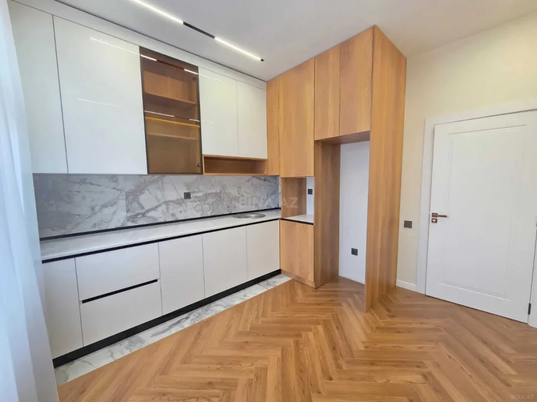 Satılır 2 otaqlı mənzil 81 m²
