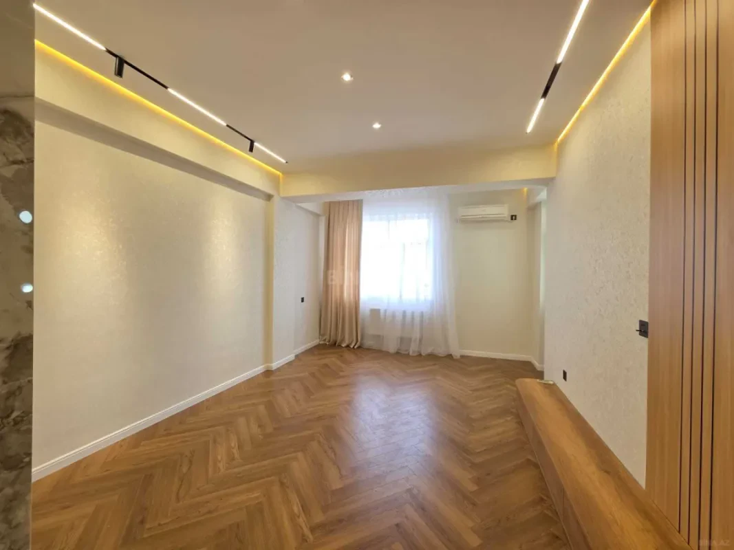 Satılır 2 otaqlı mənzil 81 m²