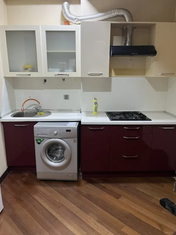 Kirayə verilir 2 otaqlı mənzil 63 m²