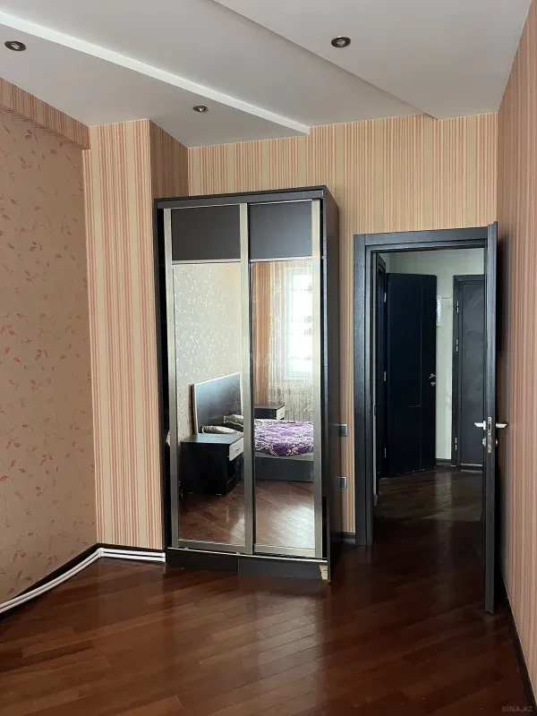 Kirayə verilir 2 otaqlı mənzil 63 m²