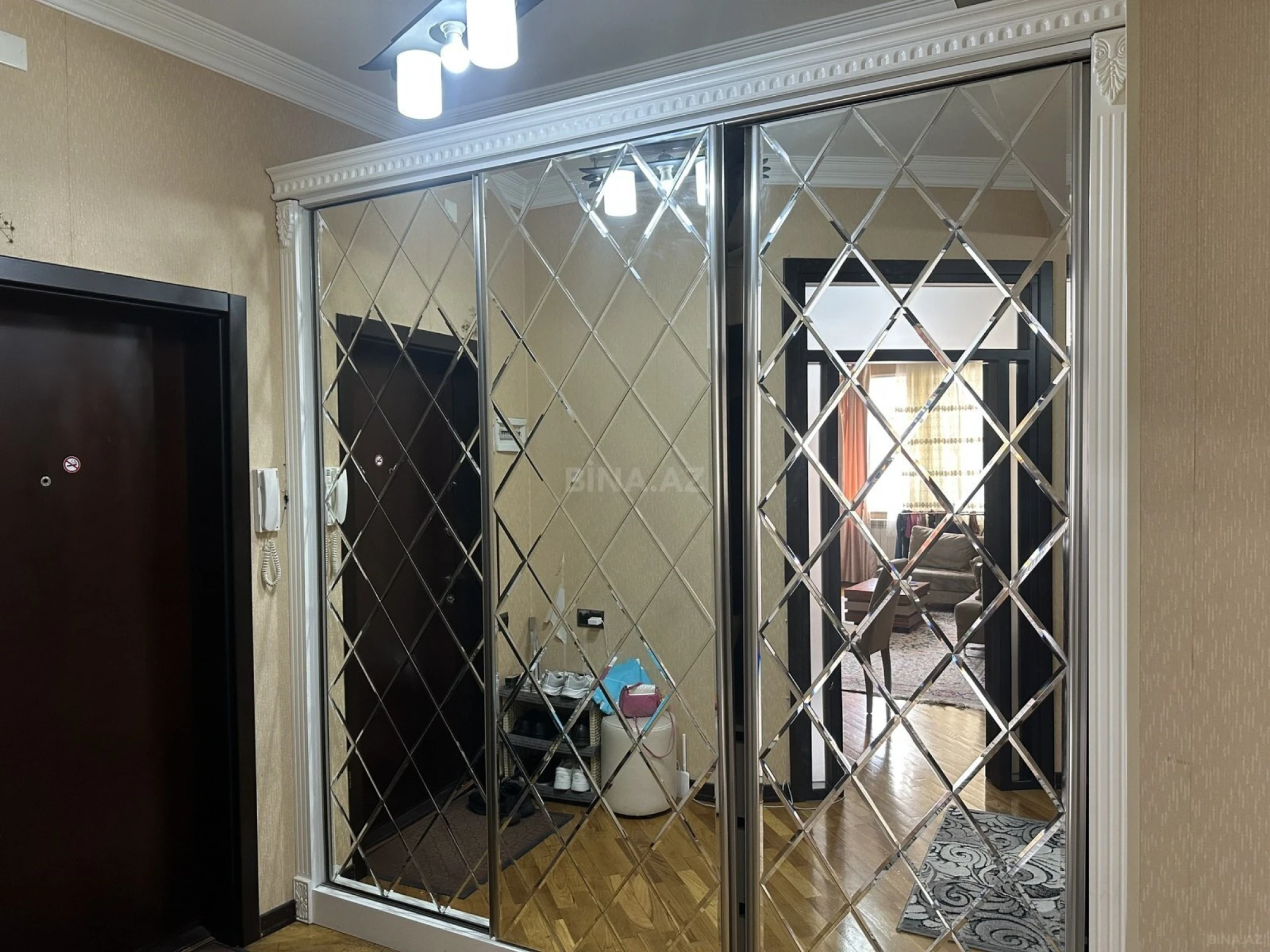 Satılır 3 otaqlı mənzil 100 m²