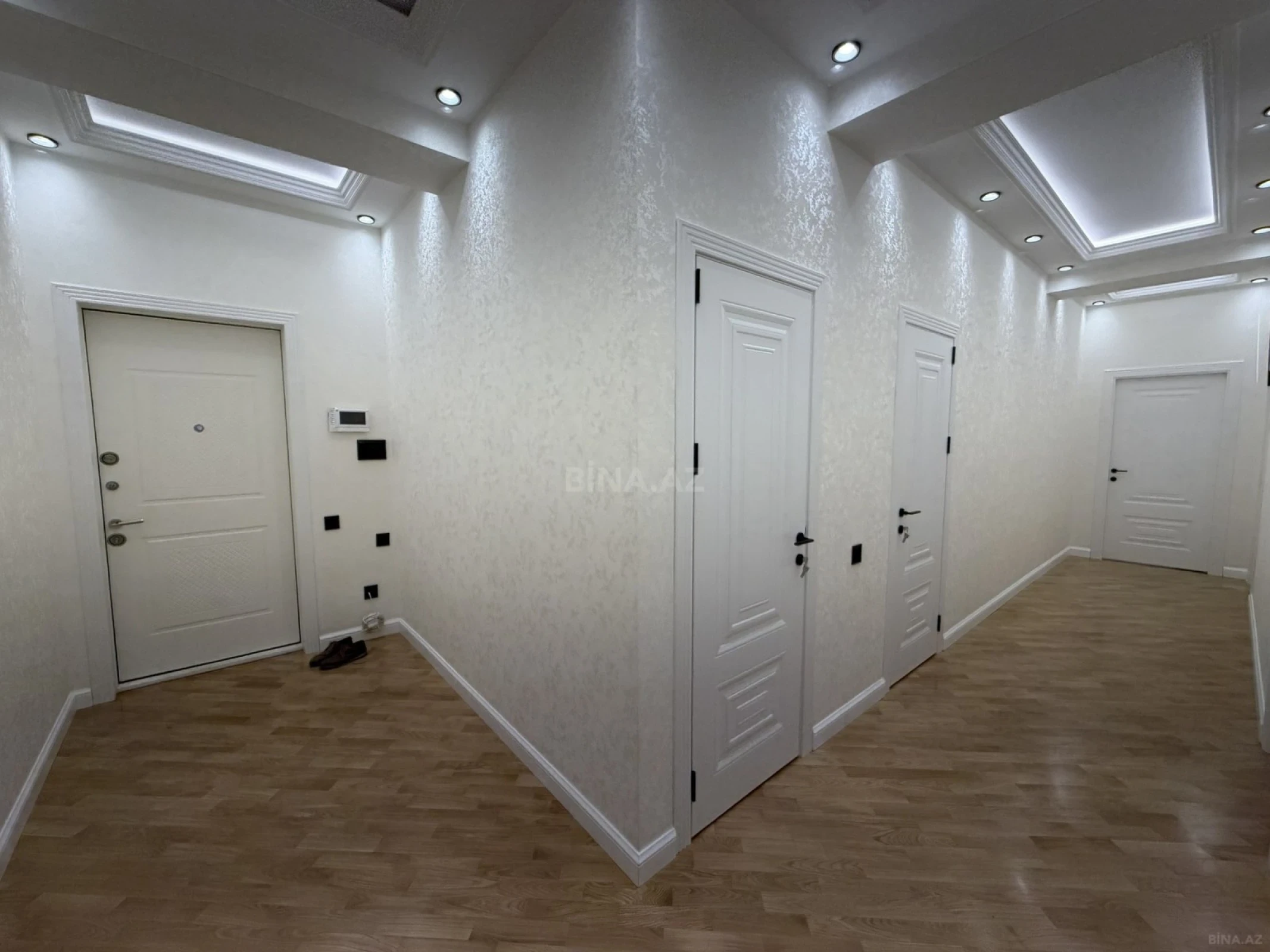 Satılır 3 otaqlı mənzil 103 m²