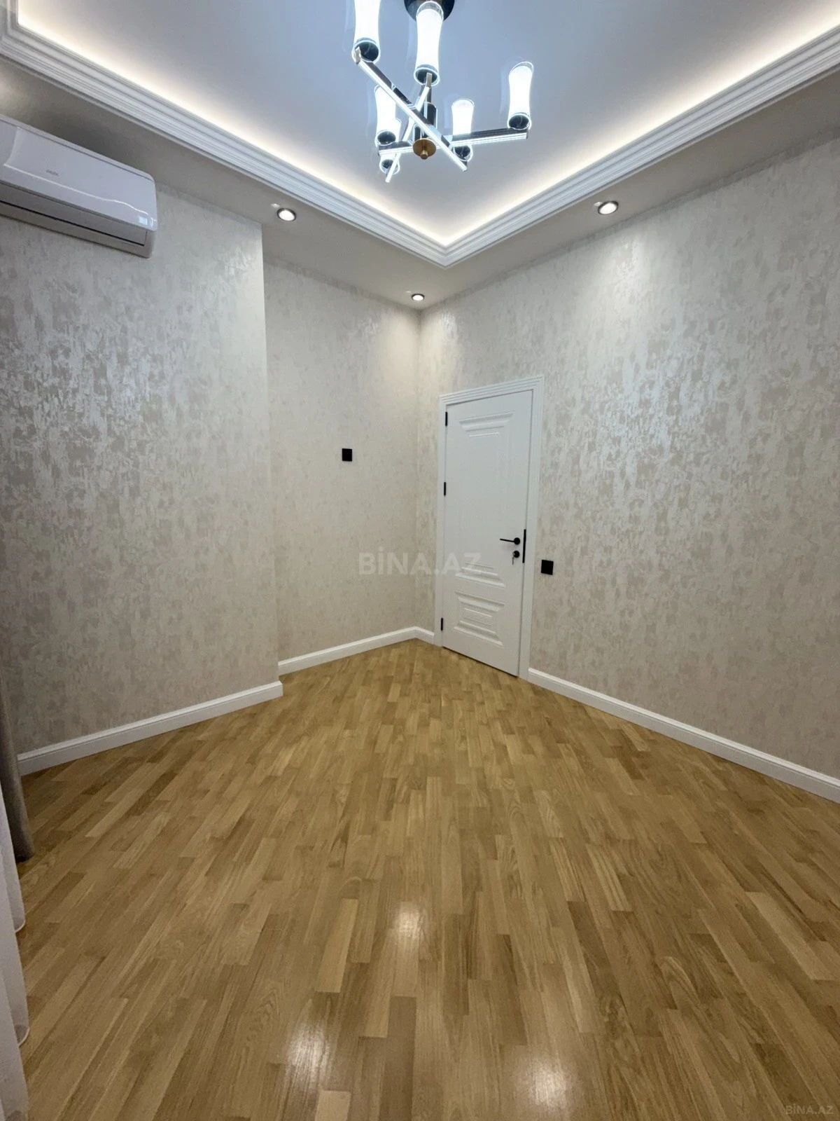 Satılır 3 otaqlı mənzil 103 m²