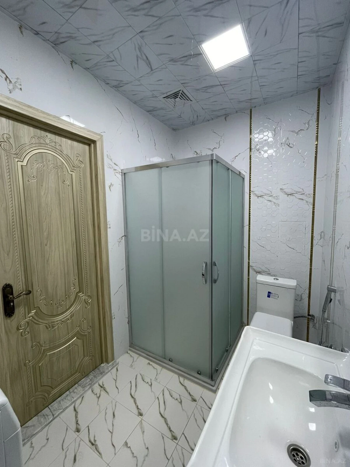 Kirayə verilir 3 otaqlı mənzil 107 m²