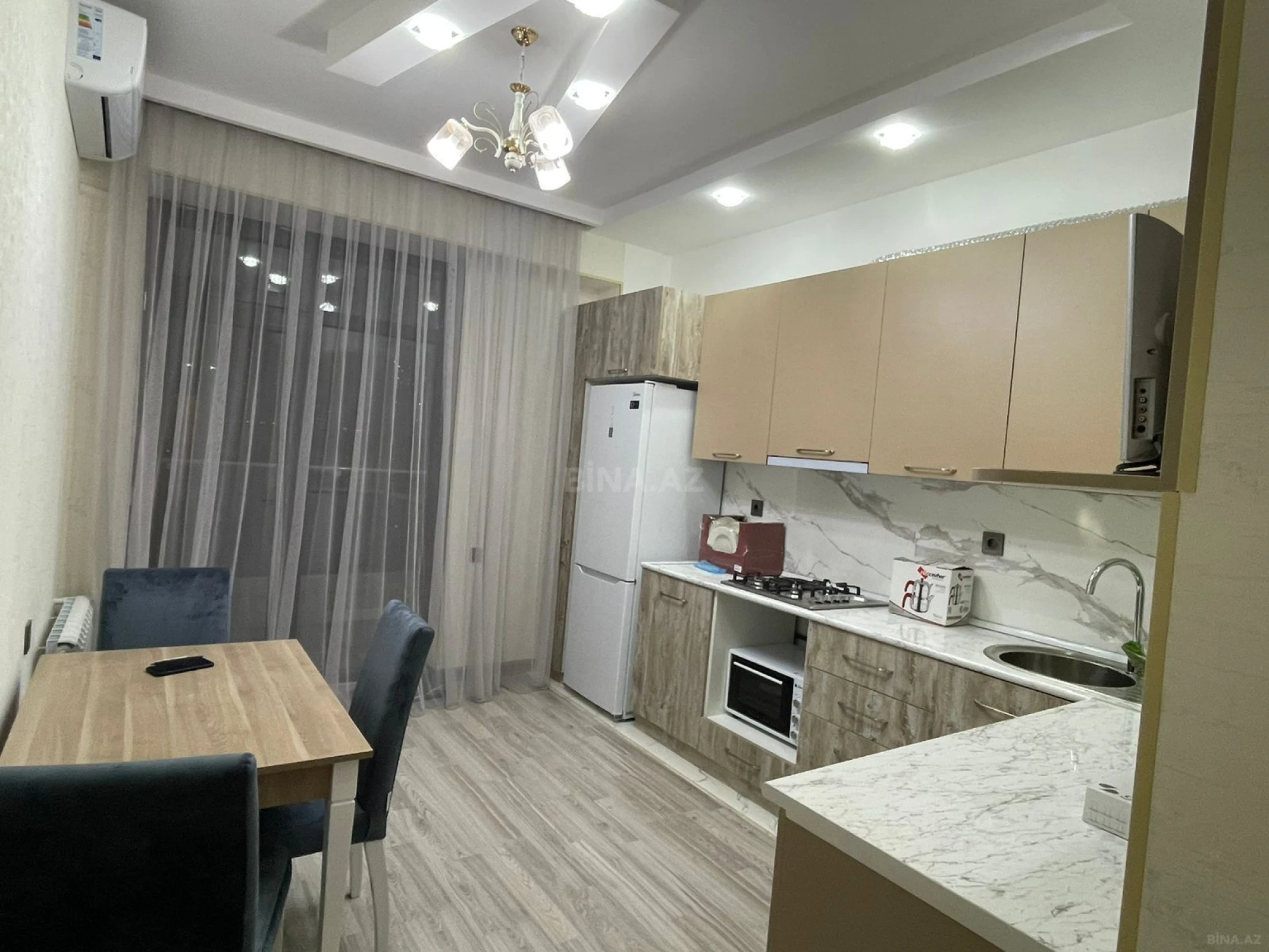 Kirayə verilir 3 otaqlı mənzil 107 m²