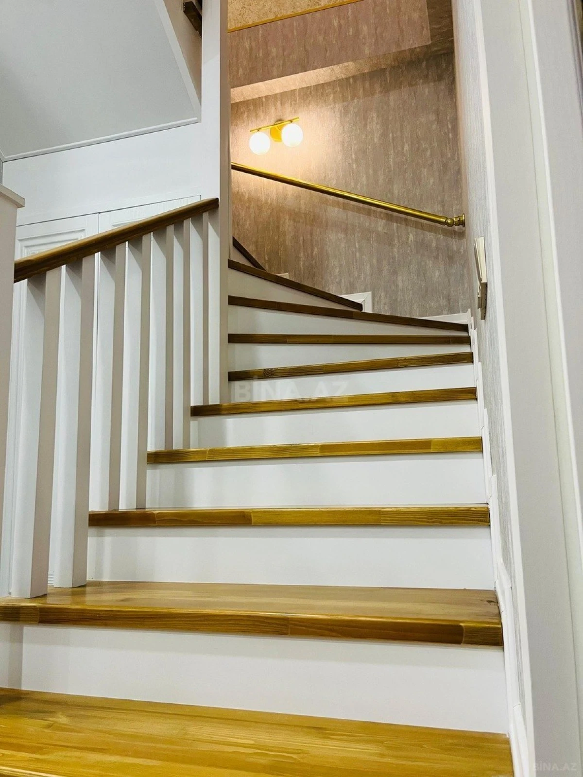 Kirayə verilir 4 otaqlı mənzil 260 m²
