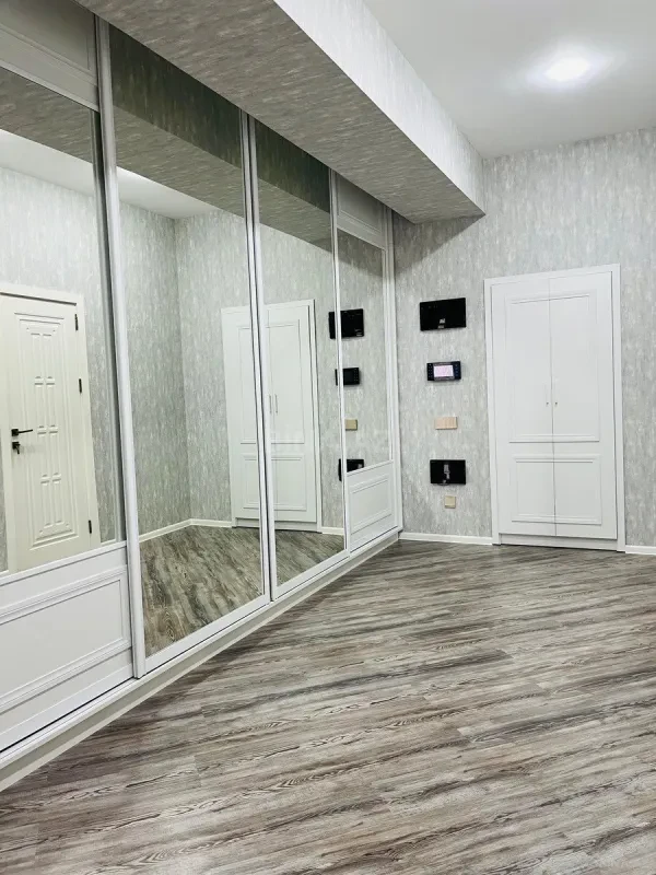 Kirayə verilir 4 otaqlı mənzil 260 m²