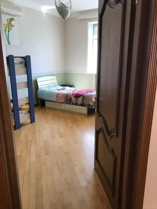 Kirayə verilir 5 otaqlı həyət evi 230 m²