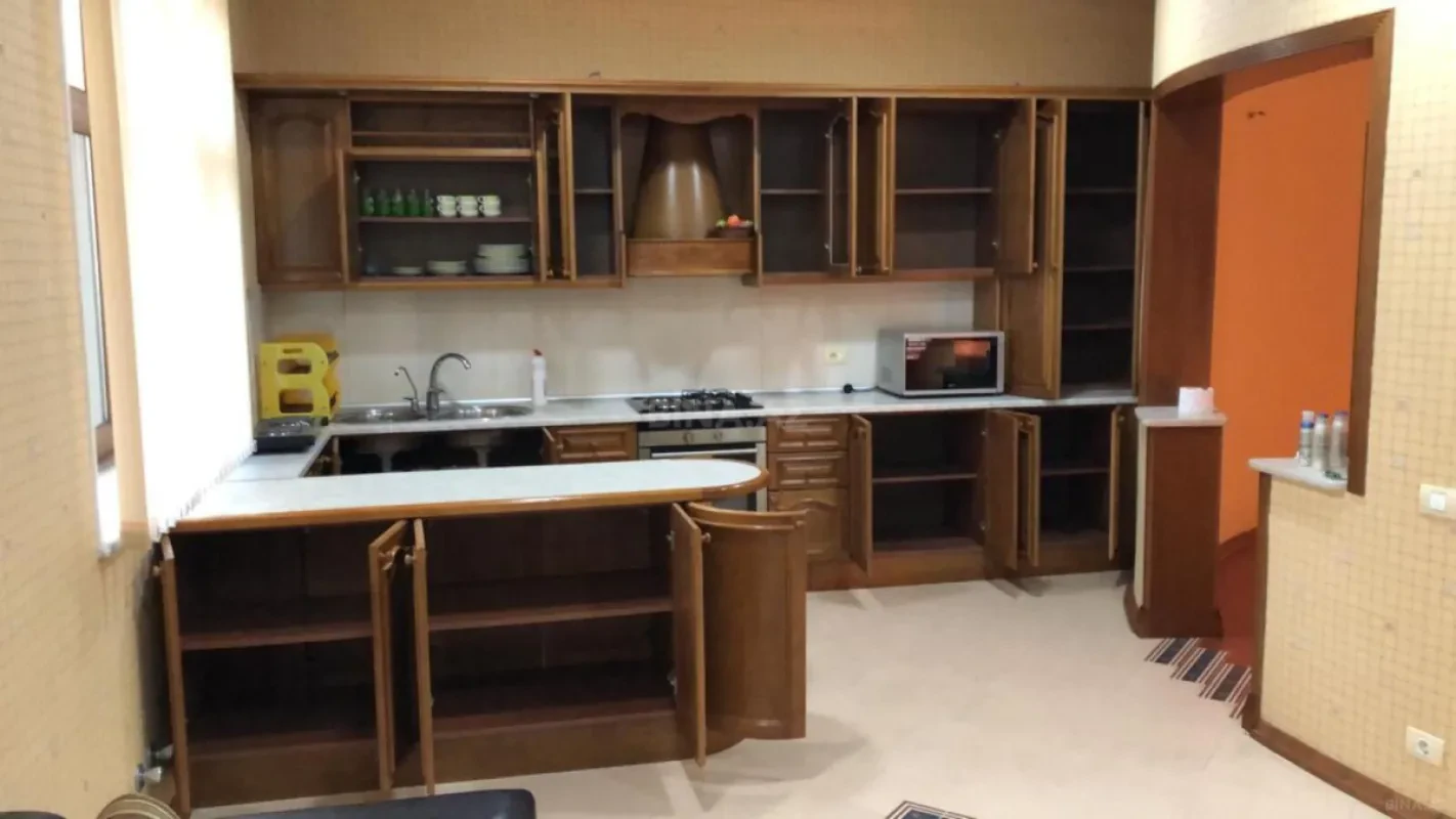Kirayə verilir 5 otaqlı həyət evi 230 m²