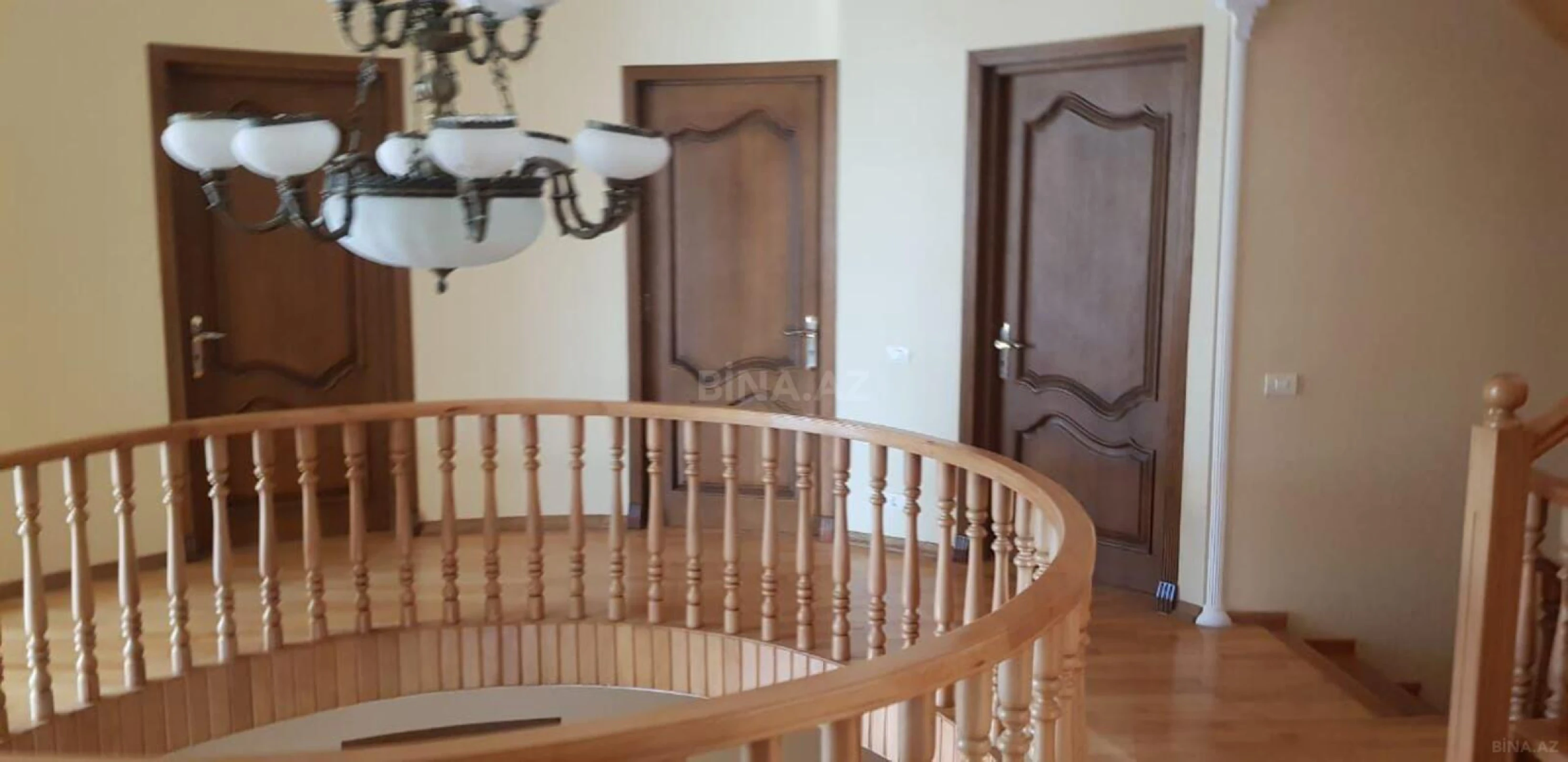 Kirayə verilir 5 otaqlı həyət evi 230 m²