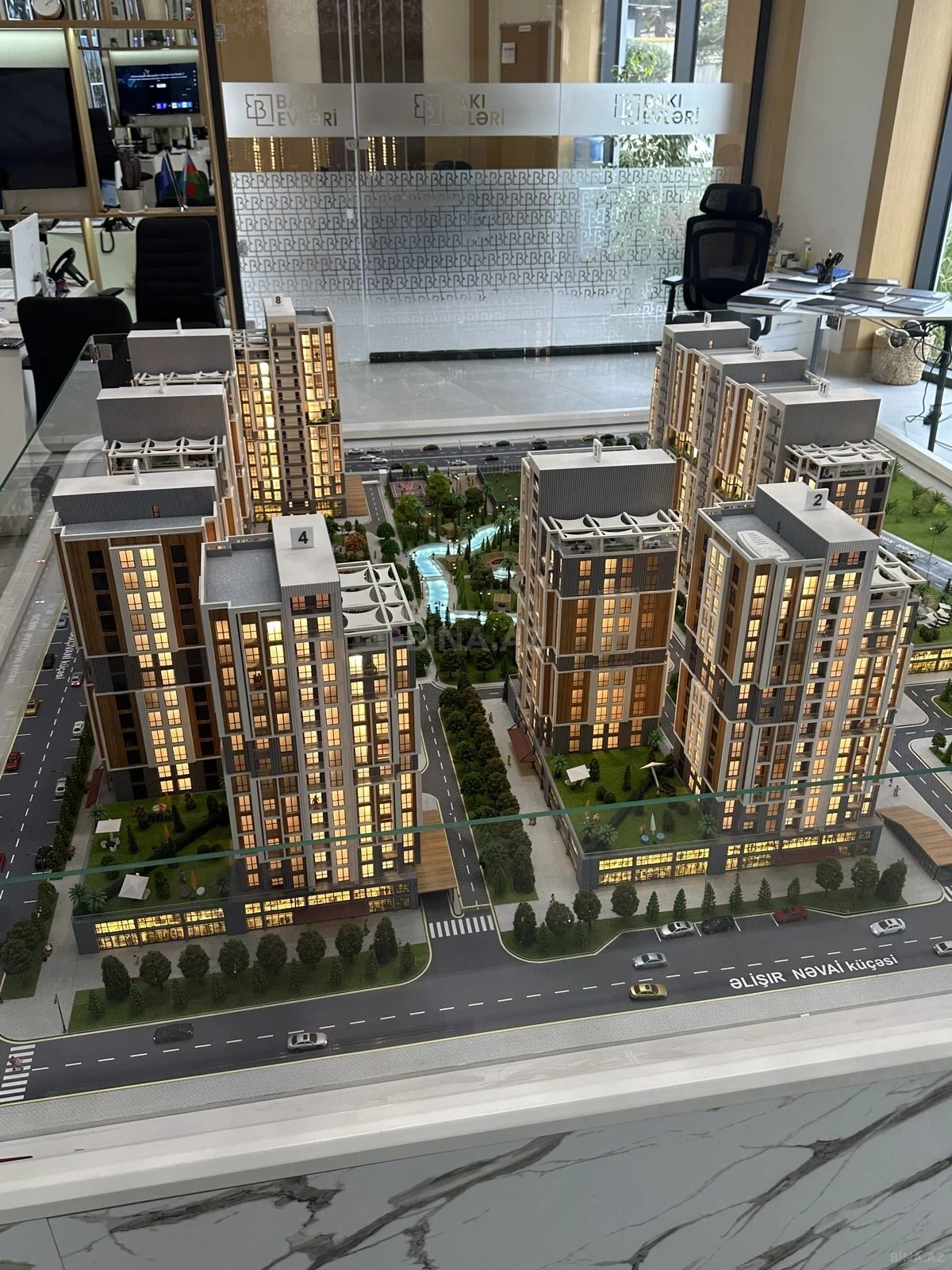 Satılır 2 otaqlı mənzil 80.4 m²