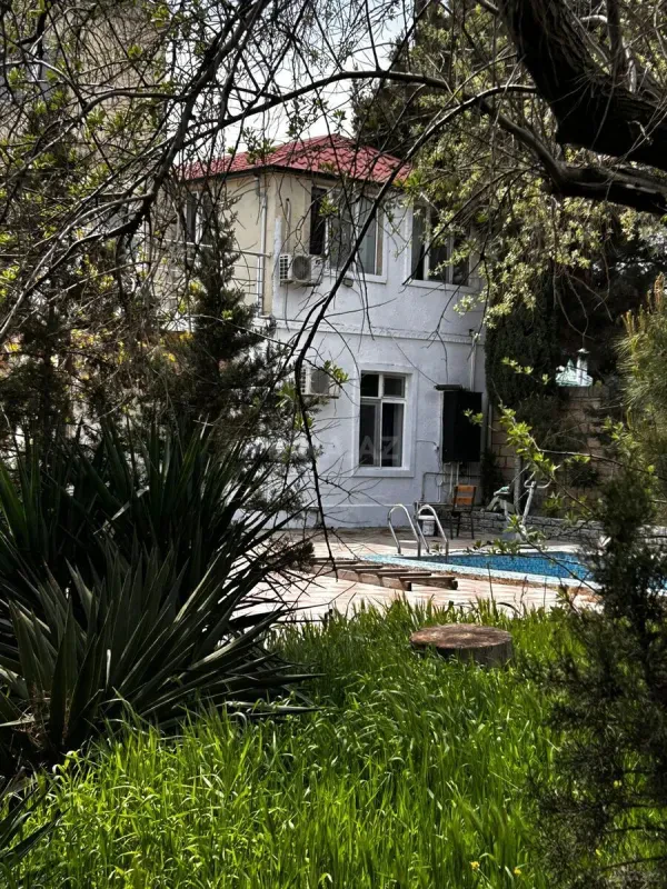 Kirayə verilir 4 otaqlı həyət evi 200 m²